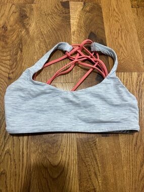 Lululemon Free to Be Wild Size 6
